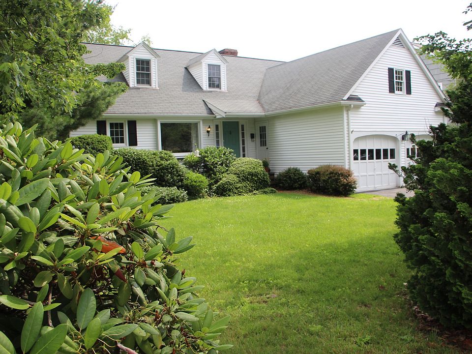 Absolutely Charming Home on Prime Beach Area Street