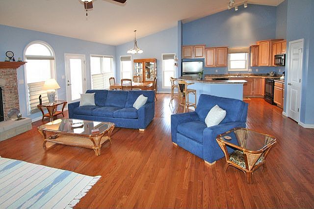 2nd image of 2208 Saint Andrews Dr