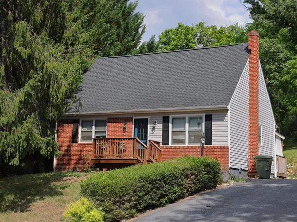394 Horace Ave, Waynesboro, VA 22980