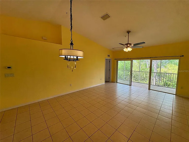 6421 Bay Cedar Ln — Photo 8