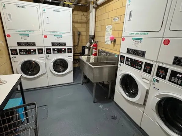 735 Kappock Street image 13 of 13