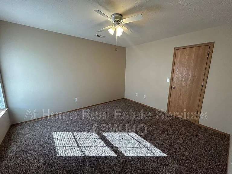 1260 N Westwood Ave — Photo 9