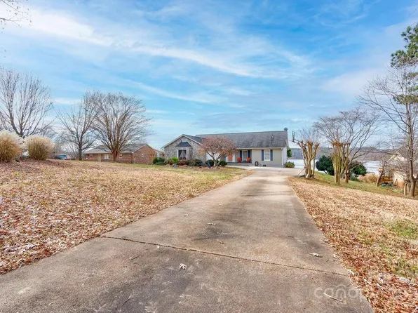 134 N Shore Dr, Cherryville, NC 28021