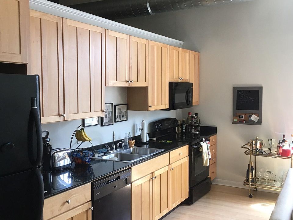 1st image of 1314 N Milwaukee Ave #203