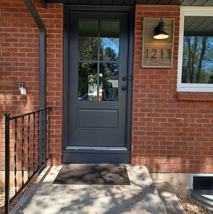 1st image of 1211 Gard Pl