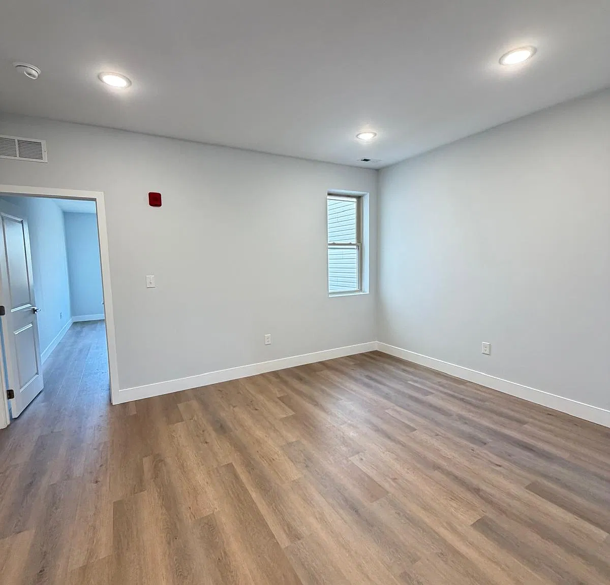 2 bed, 800 sqft, $1,775 — Photo 2