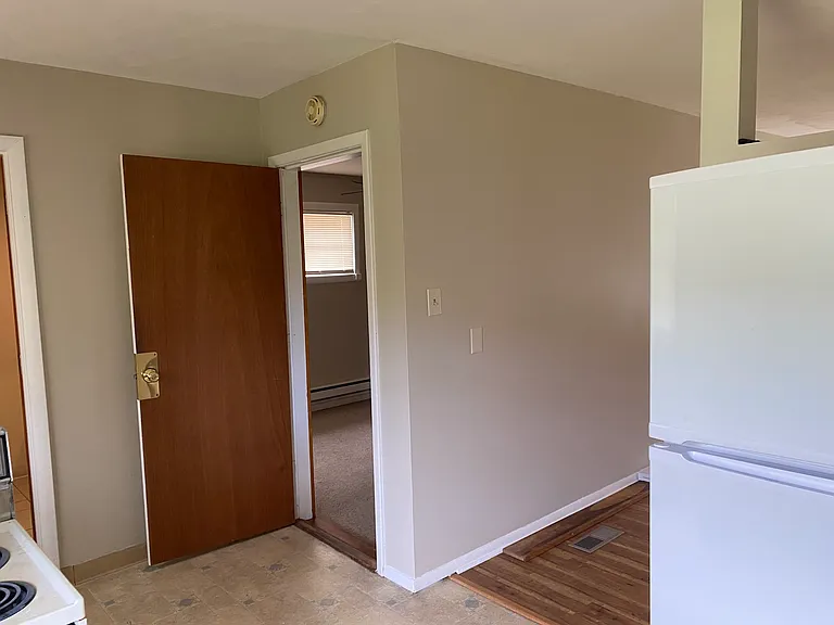 1411 Hartford Rd — Photo 15