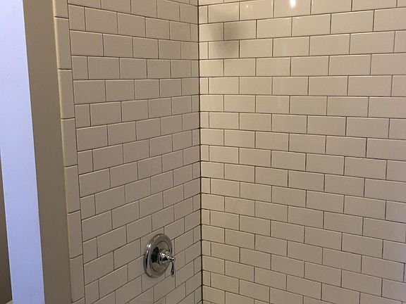 3rd image of 4253 Russell Blvd
