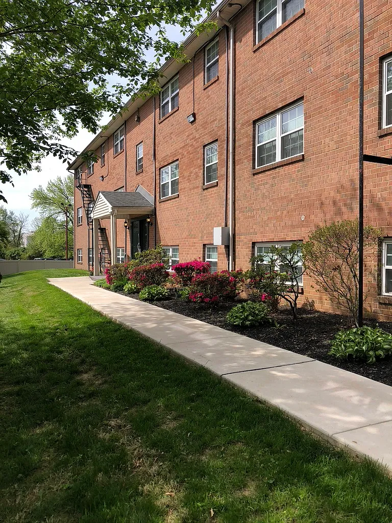 Garden of Eden Aapartments — Photo 4