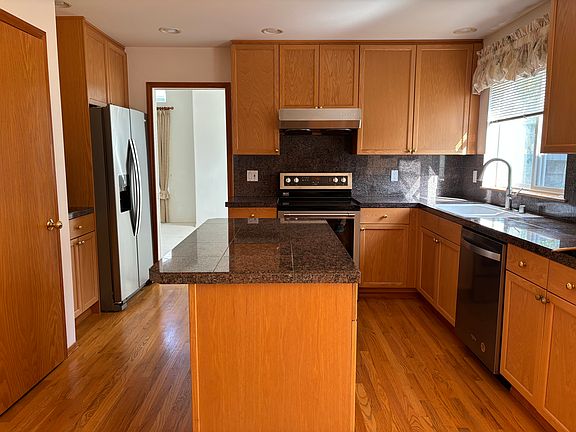 4th image of 8426 143rd Ct NE