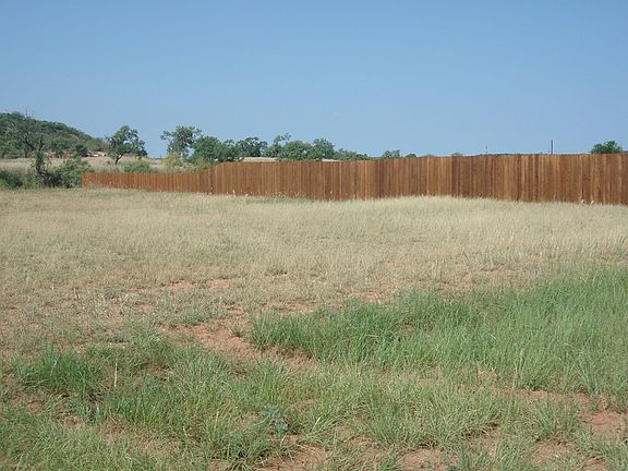 2nd image of 2225 Palms Ct