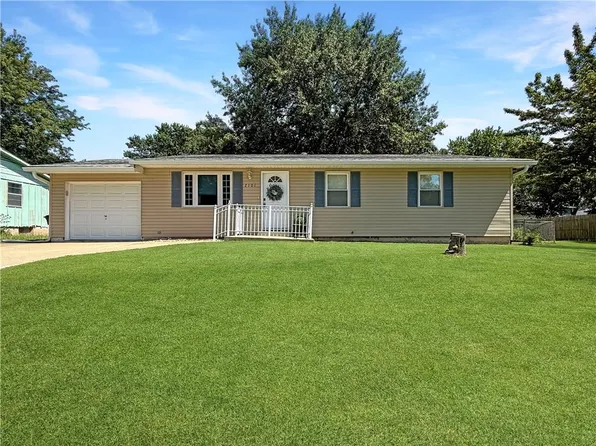 2101 Willow St, Higginsville, MO 64037