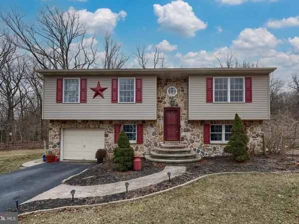 4083 Hay Creek Rd, Morgantown, PA 19543