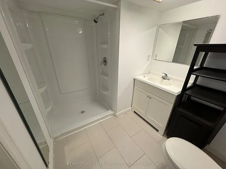 17 Braemar Ave #LOWER — Photo 12