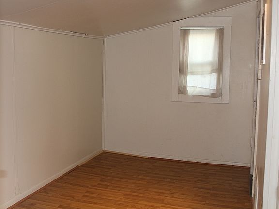 3rd image of 1322 Hamilton Ave NW