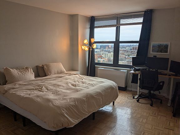 5th image of 3430 N Lake Shore Dr APT 19P