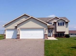 220 Arbor Curv NE, Cokato, MN 55321