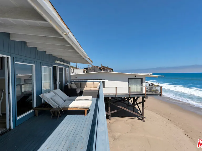 24528 Malibu Rd — Photo 1