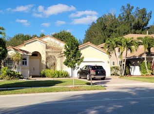 8225 Phoenician Ct, Davie, FL 33328