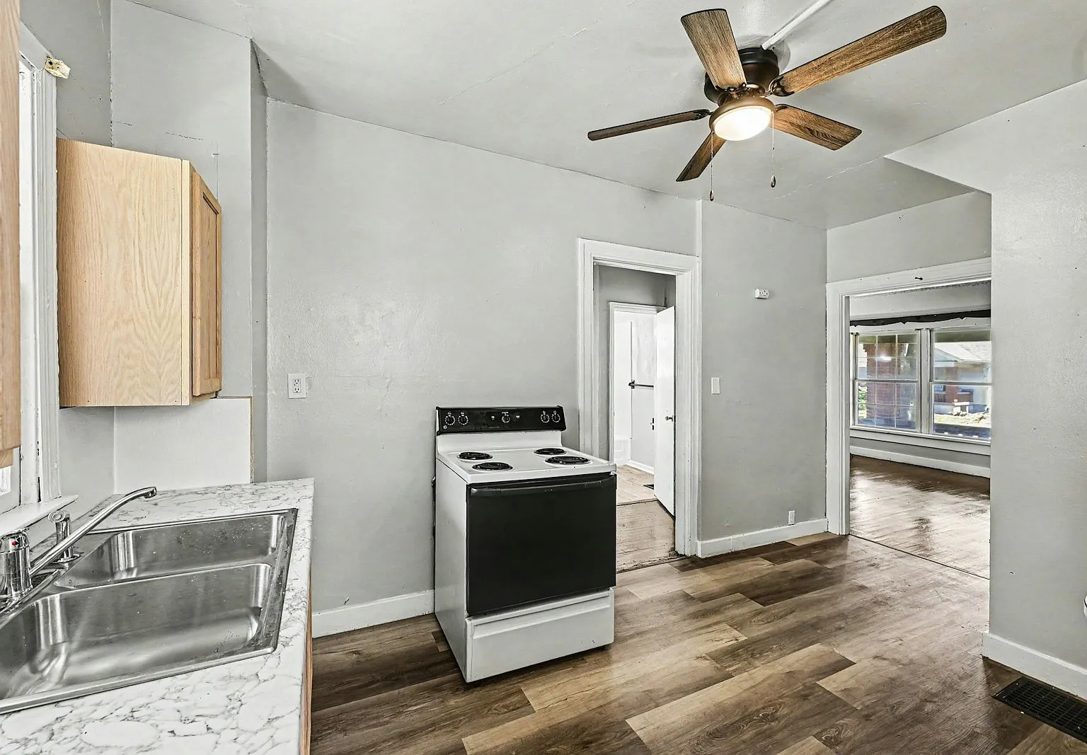 427 Kolping Avenue, Unit 427 — Photo 3