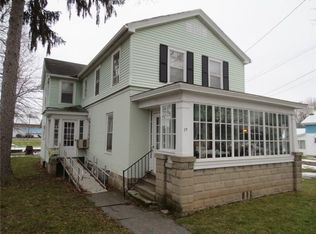 29 Montezuma St, Lyons, NY 14489