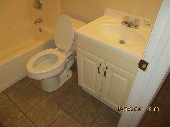 5th image of 162 Pelham Dr #B