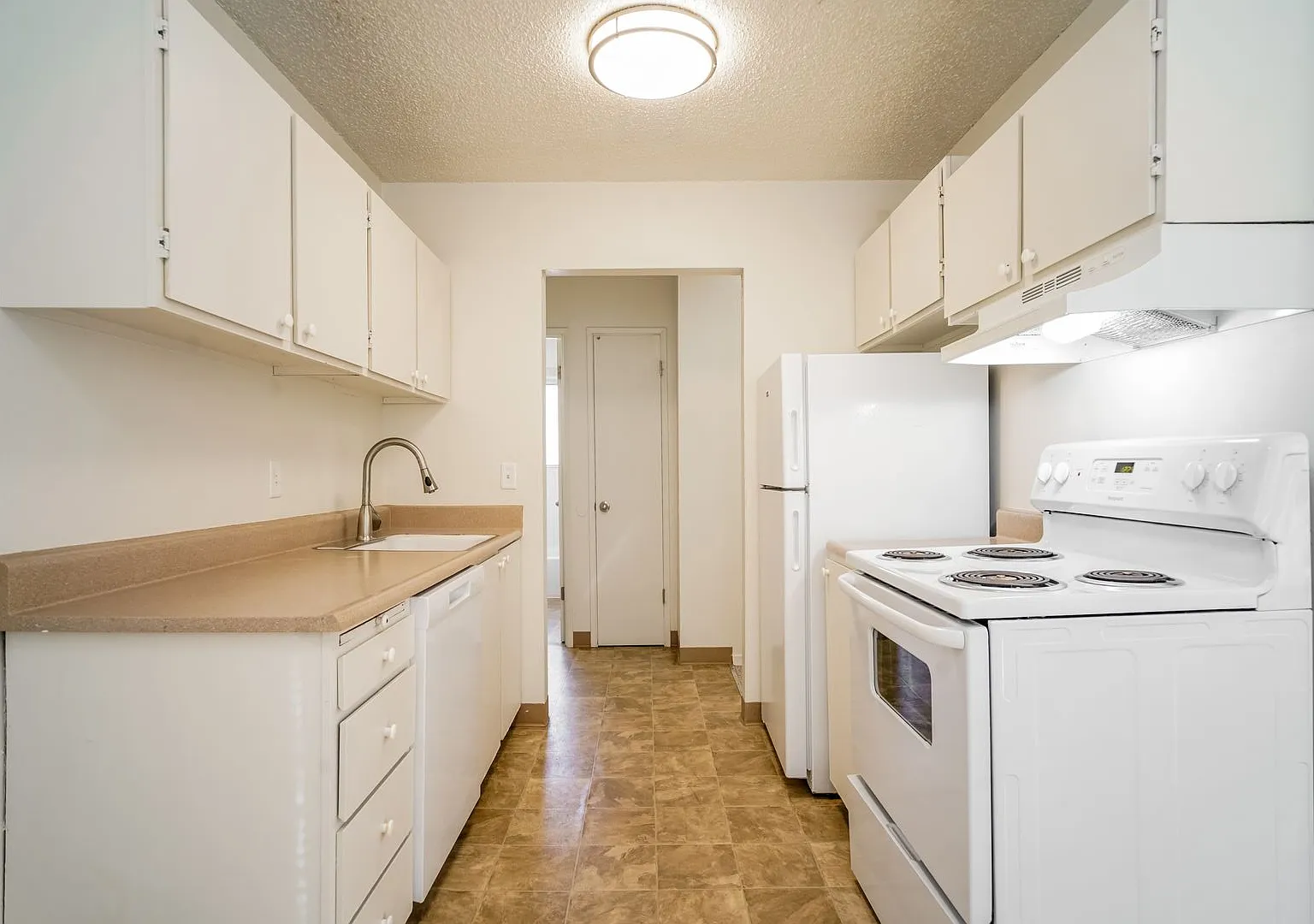 Laurelwood — Photo 3