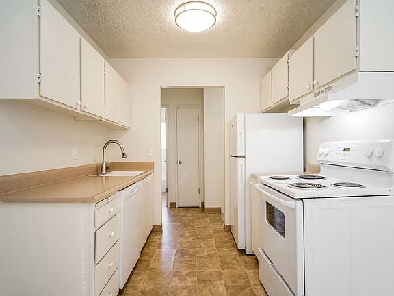 3rd image of 1009 NE 47th Ave APT 9