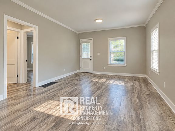 5th image of 3215 Barnard Ave