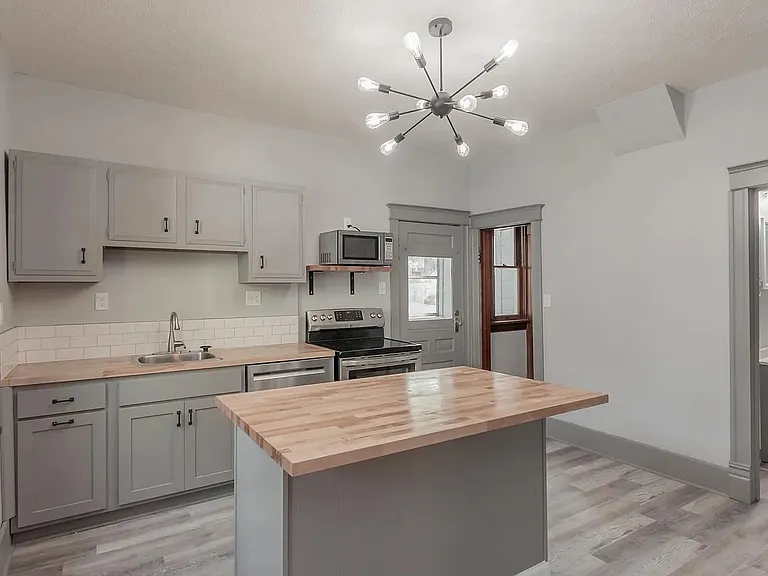 2025 F St #1 — Photo 10
