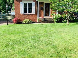 22589 Macbeth Ave, Fairview Park, OH 44126