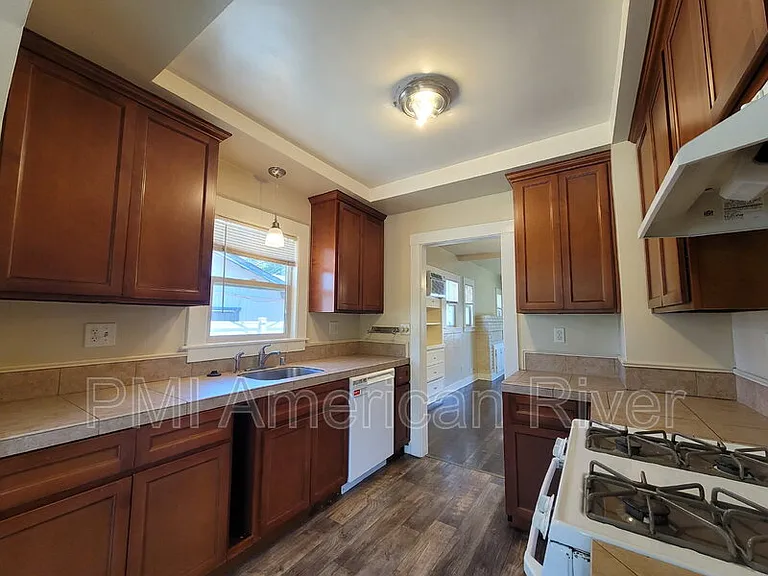 4413 Parker Ave — Photo 6