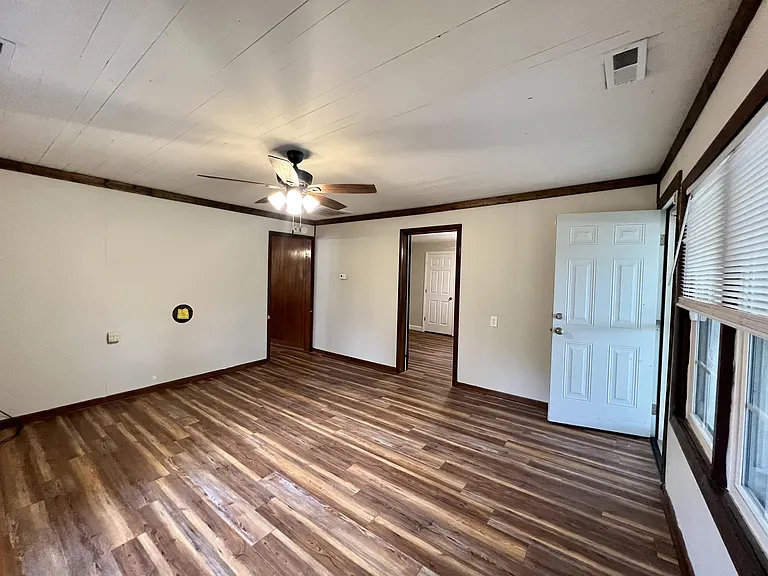 2447 Eldridge Rd — Photo 7