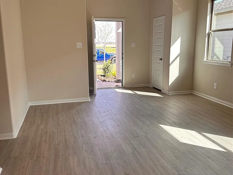 3056 Plateau Dr — Photo 4