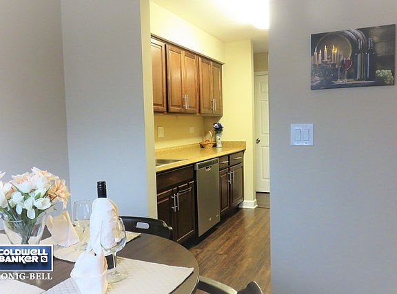 4th image of 34W939 Stanton Dr APT D