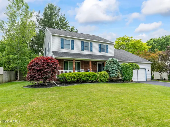 6 Shamrock Circle, Latham, NY 12110