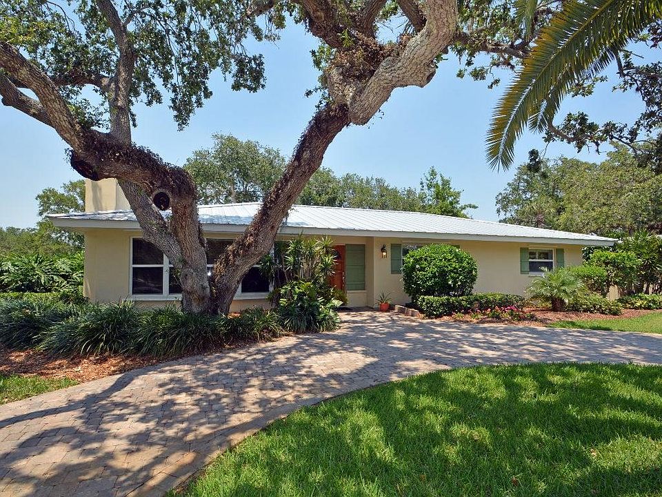 1st image of 501 Honeysuckle Ln