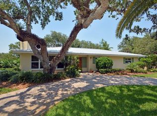 501 Honeysuckle Ln, Vero Beach, FL 32963
