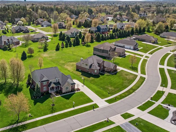 801 Watersmeet Dr, Oxford, MI 48371