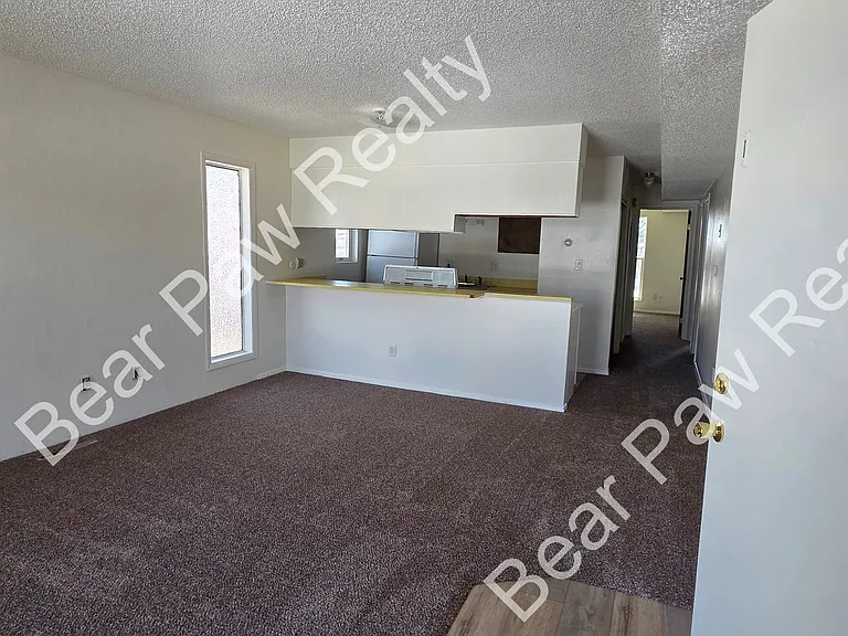 2525 Pattison Ave — Photo 2