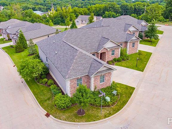 2nd image of 6212 N Lauren Ln