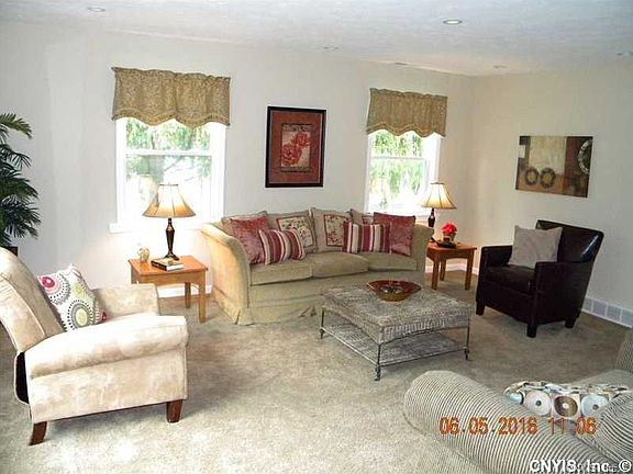 5th image of 101 Kimberly Dr W
