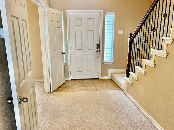 2nd image of 1032 Grace Ln