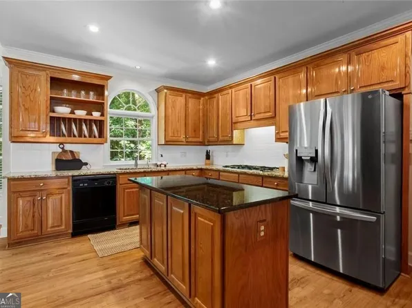 82 Old Mountain Pl, Powder Springs, GA 30127
