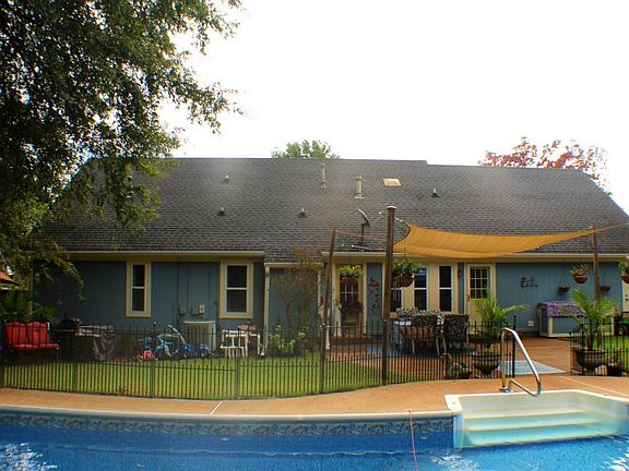 3rd image of 6515 Evergreen Dr