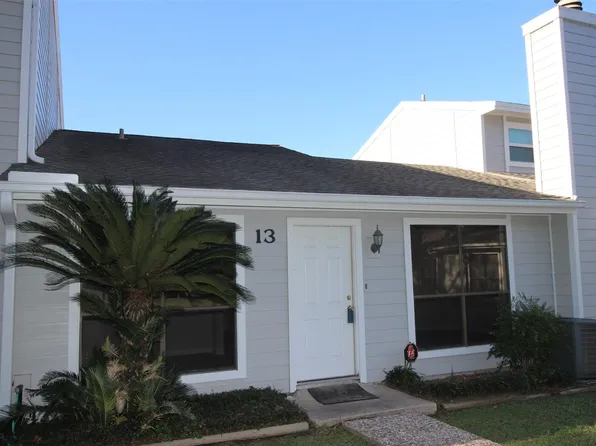 13 Hideaway Dr, Friendswood, TX 77546