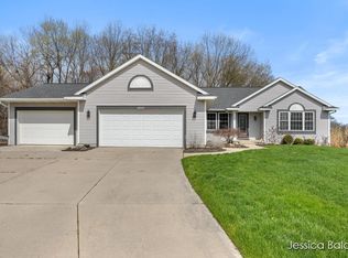 6691 Fencerow Ct SE, Caledonia, MI 49316