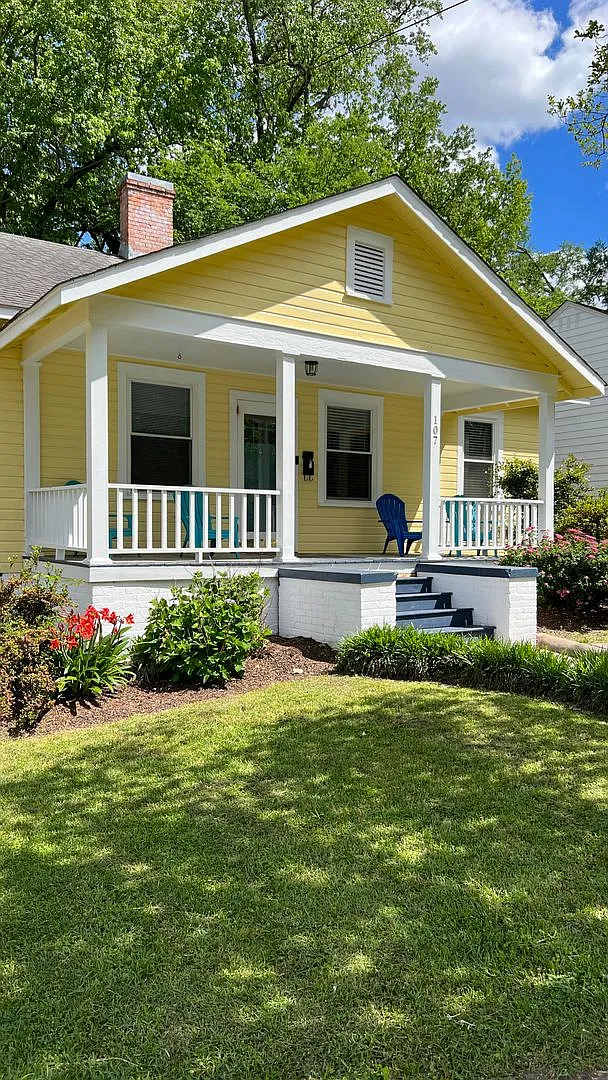 Charming 3 Bedroom Home! — Photo 3