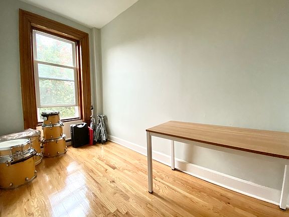 5th image of 166 Lafayette Ave APT 2