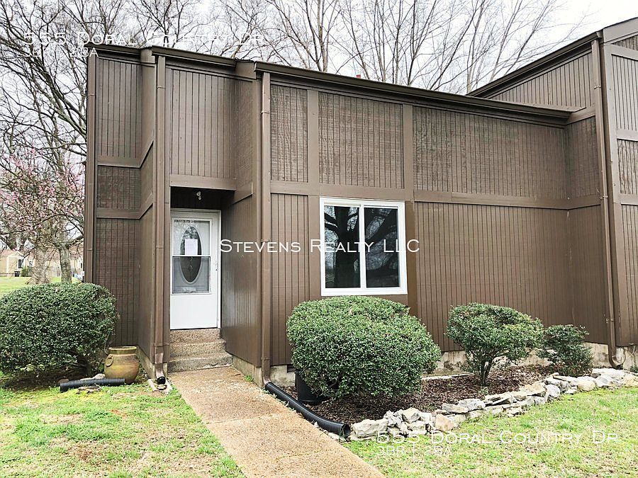 1st image of 555 Doral Country Dr